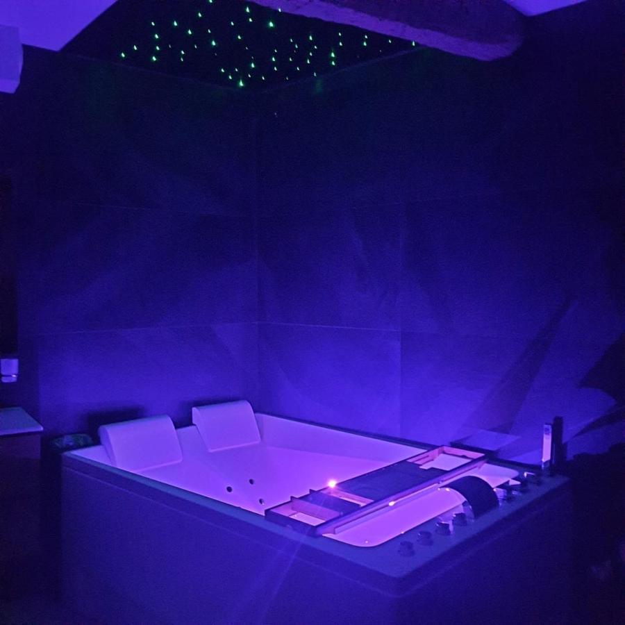 La Loveroom Bdsm Grassoise "La Chambre Des Desirs" جراس المظهر الخارجي الصورة
